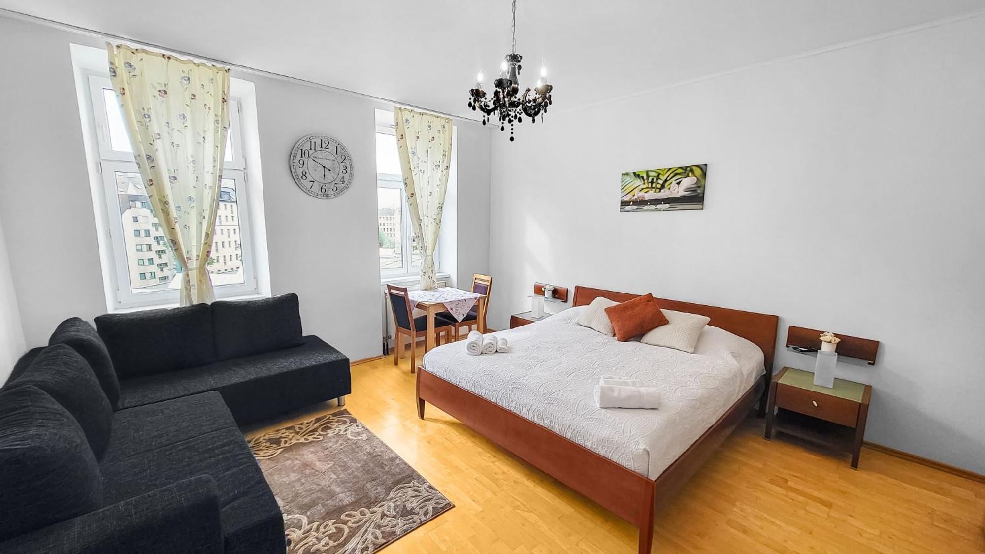 Spacious Three-bedroom, Three King-size Beds Wien